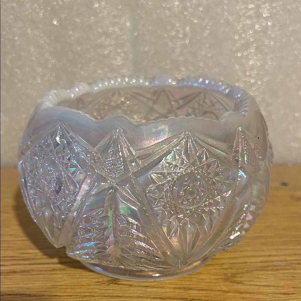 Vintage Iridescent/white Fenton bowl